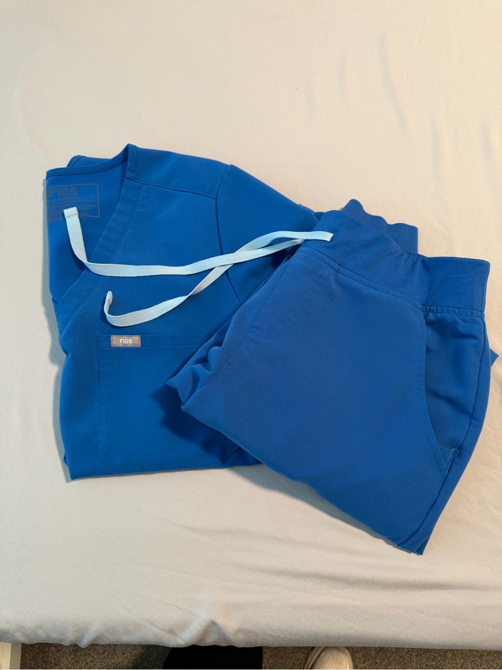 Figs blue jogger set